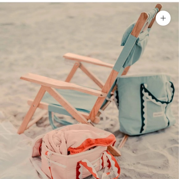 BUSINESS & PLEASURE COOLER 2 WAY TOTE - Picture 12 of 16